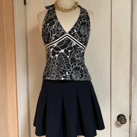 white house black market halter top, behind the neck tie - Picture 2 of 15